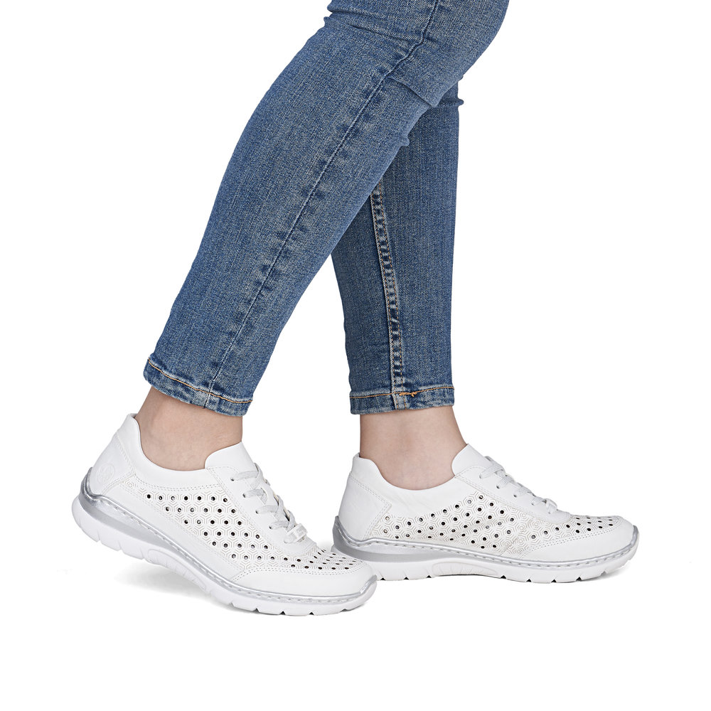 szczegóły RIEKER L3217-80 białe damskie skórzane sneakersy, przewiewne, podeszwa Antistres