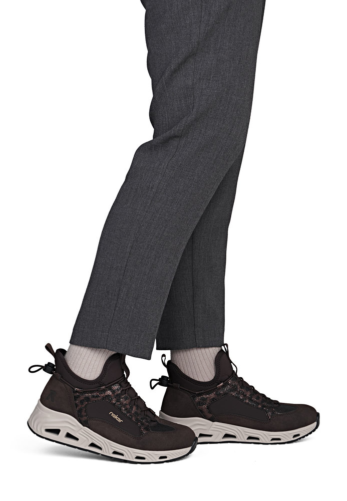 szczegóły RIEKER N5254-25 brązowe damskie sneakersy, wygodne i nowoczesne