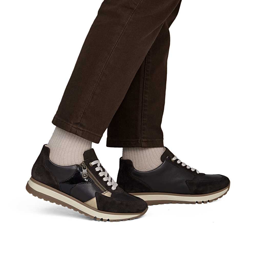 szczegóły RIEKER 49010-26 brązowe damskie skórzane sneakersy, wygodne i nowoczesne