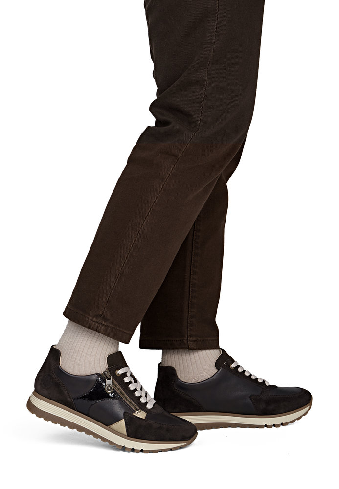 szczegóły RIEKER 49010-26 brązowe damskie skórzane sneakersy, wygodne i nowoczesne